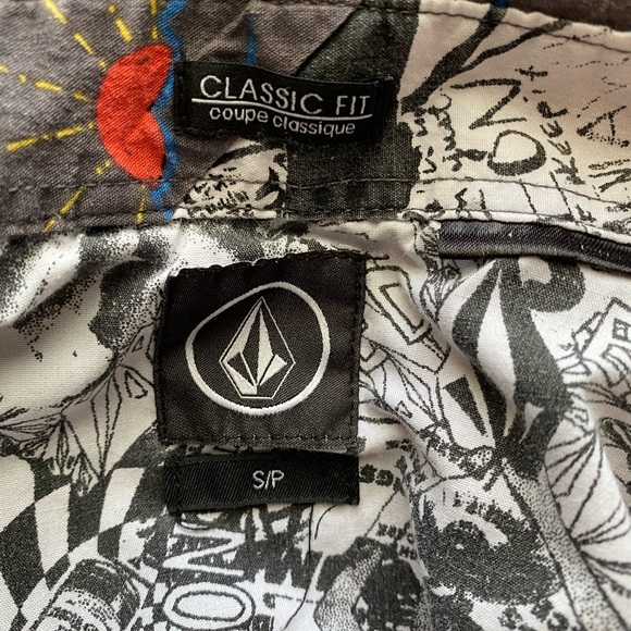 Volcom shark shirt - Picture 2 of 5